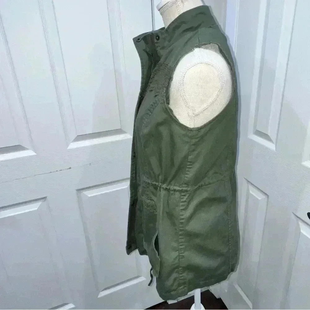 Market & Spruce Olive Sleeveless Vest with pockets and crochet lace deta…